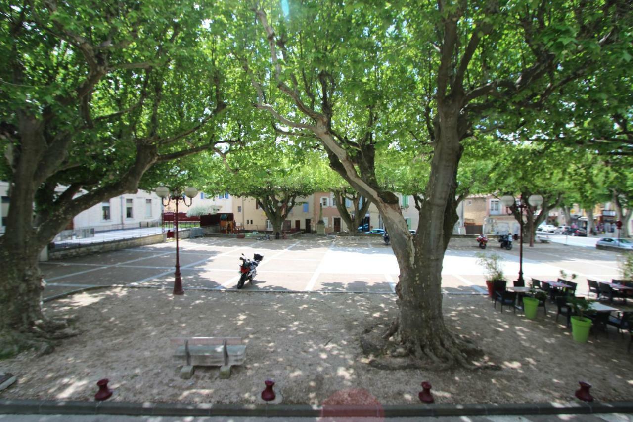 בדואן "La Place Du Village" מראה חיצוני תמונה